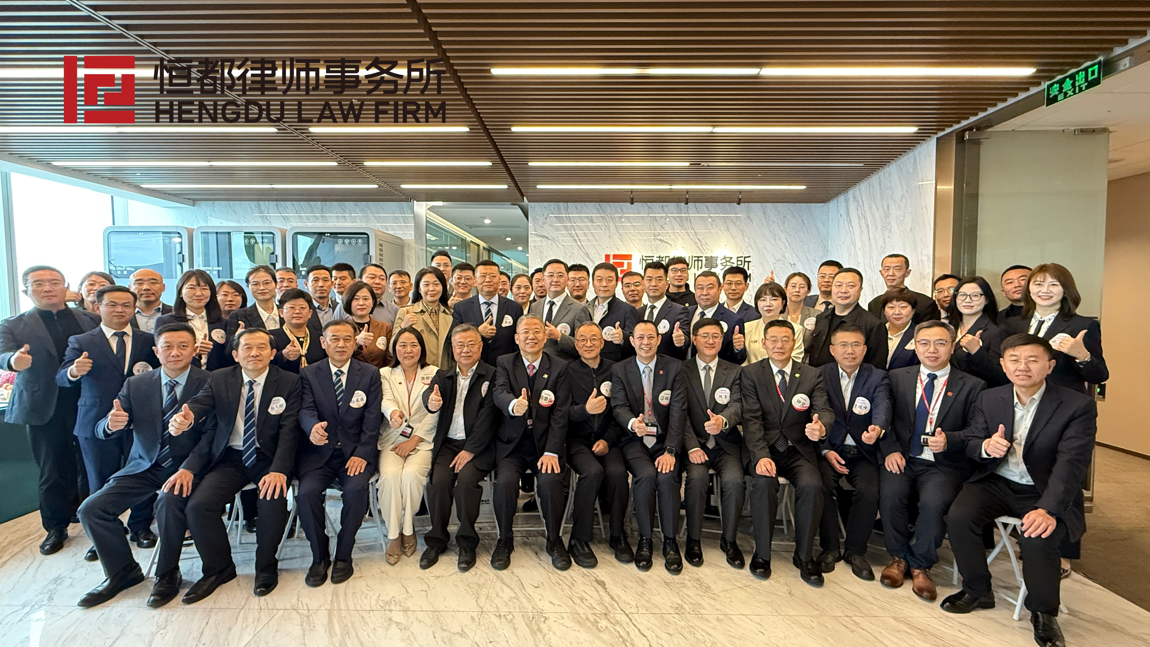 1760924773401229.jpg 8c6fcb82-9b6a-4140-b615-b6e61dc3d41b.jpg